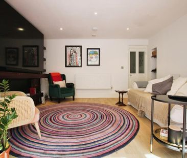 2 bedroom maisonette to rent - Photo 2