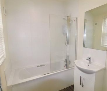 3 bedroom apartment to rent - Photo 6