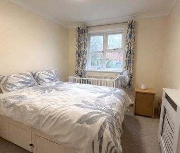 Swan Court, Guildford, Surrey, GU1 - Photo 2