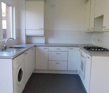 2 bedroom semi-detached house to rent - Photo 5