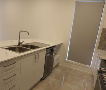 A near New Great Family Home - Photo 4