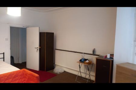 Room in a Shared House, Cranbrook Rise, IG1 - Photo 2