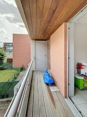 Instapklaar APPARTEMENT met 2 slaapkamers en garage in centrum Waregem - Photo 1