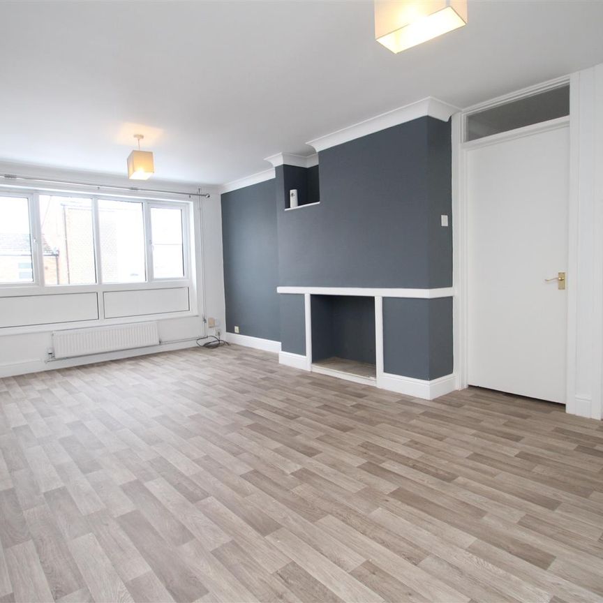 Datchworth Turn, HP2 4PE, Hemel Hempstead - Photo 1