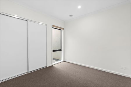Family Home - Photo 4