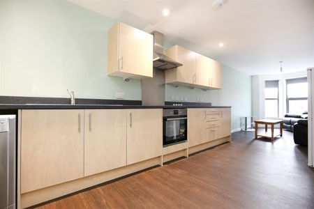 2 bed apartment to rent in Warton Terrace, Heaton, NE6 - Photo 3
