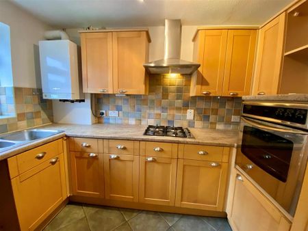 2 bedroom end of terrace house to rent - Photo 5