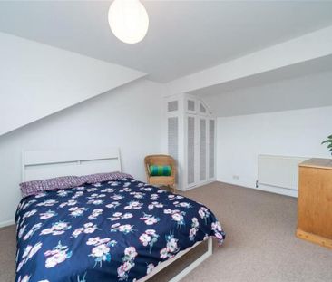 4 bedroom semi-detached house to rent - Photo 5