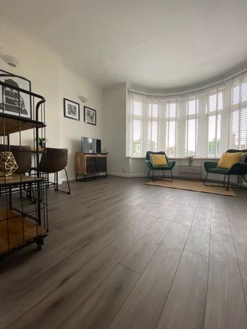 1 bedroom flat to rent - Photo 2