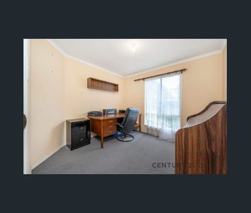 Coastal Comfort & Space Just Minutes from the Beach - Photo 3