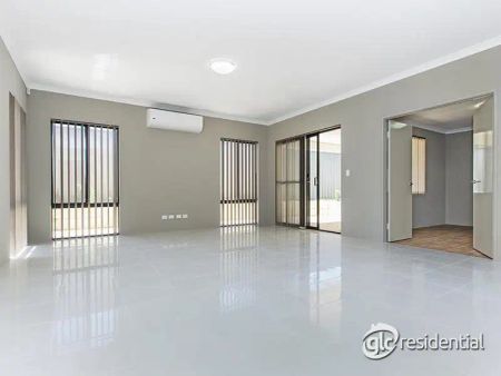 6A Lacebark Close, South Lake WA 6164 - Photo 2