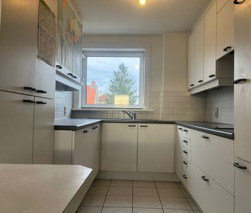 Centraal Gelegen 1 slaapkamerappartement met ruim terras en garage - Photo 3