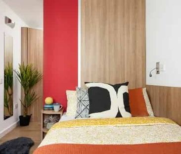 Double Wheelchair Accessible Ensuite - Photo 5