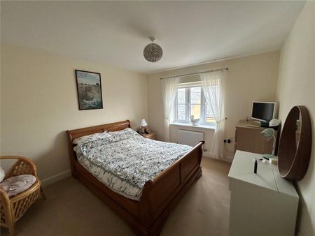 3 bedroom semi-detached house to rent - Photo 5
