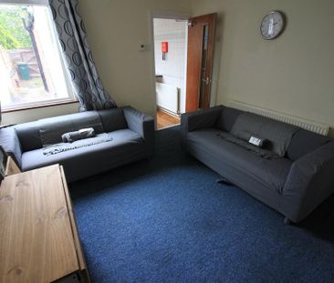 3 bedroom terraced house to rent - Photo 2