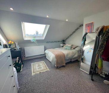 6 bedroom terraced house to rent - Photo 3