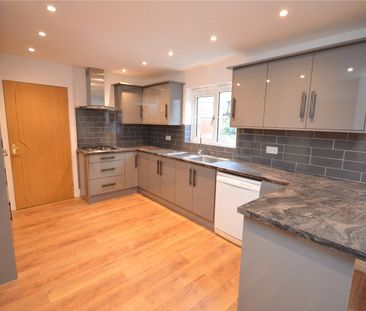 9, Crow Nest Drive, Beeston, Leeds, LS11 8JP - Photo 1