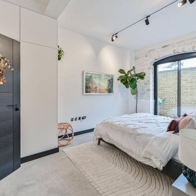 3 bedroom flat to rent - Photo 1