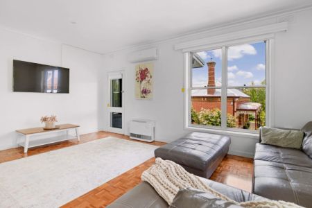 2 Bed, 1 Bath - Photo 3