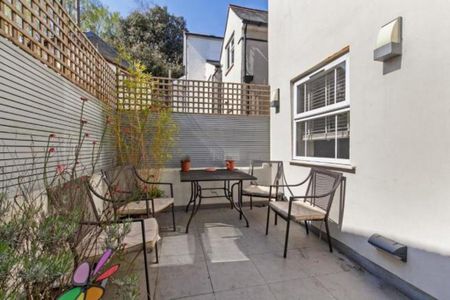 5 bedroom terraced house to rent - Photo 2