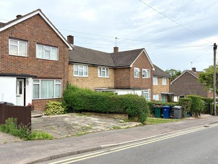 3 bedroom ground floor flat to rent - Photo 3