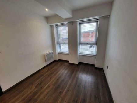 Park Crescent, LU1 - Photo 3