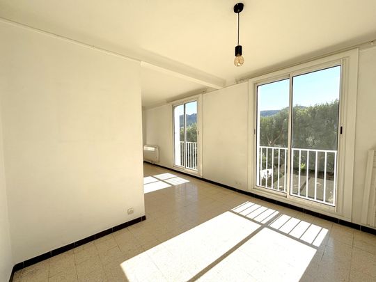 Location Appartement 4 pièces 67m² CASSIS 13260 - Photo 1