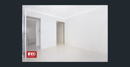 Beach Lifestyle Awaits ! Water inc in rental price - Photo 4