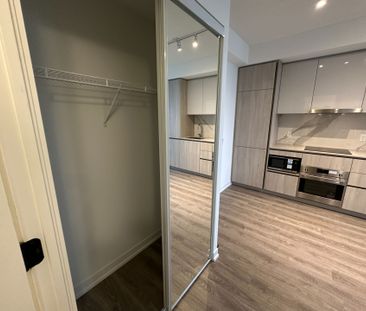 For Lease - 8 Interchange Way Unit# 5205, Vaughan, Ontario - Photo 1