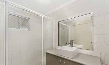 Charming & Convenient Townhouse in West End - 2/13 North Street - Photo 5