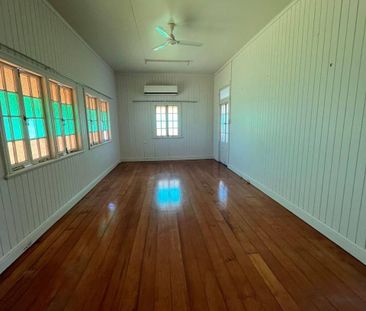 Stunning 3-Bedroom +Sunroom Home - Photo 6