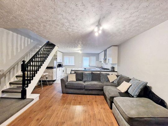 3 bedroom semi-detached house to rent - Photo 1