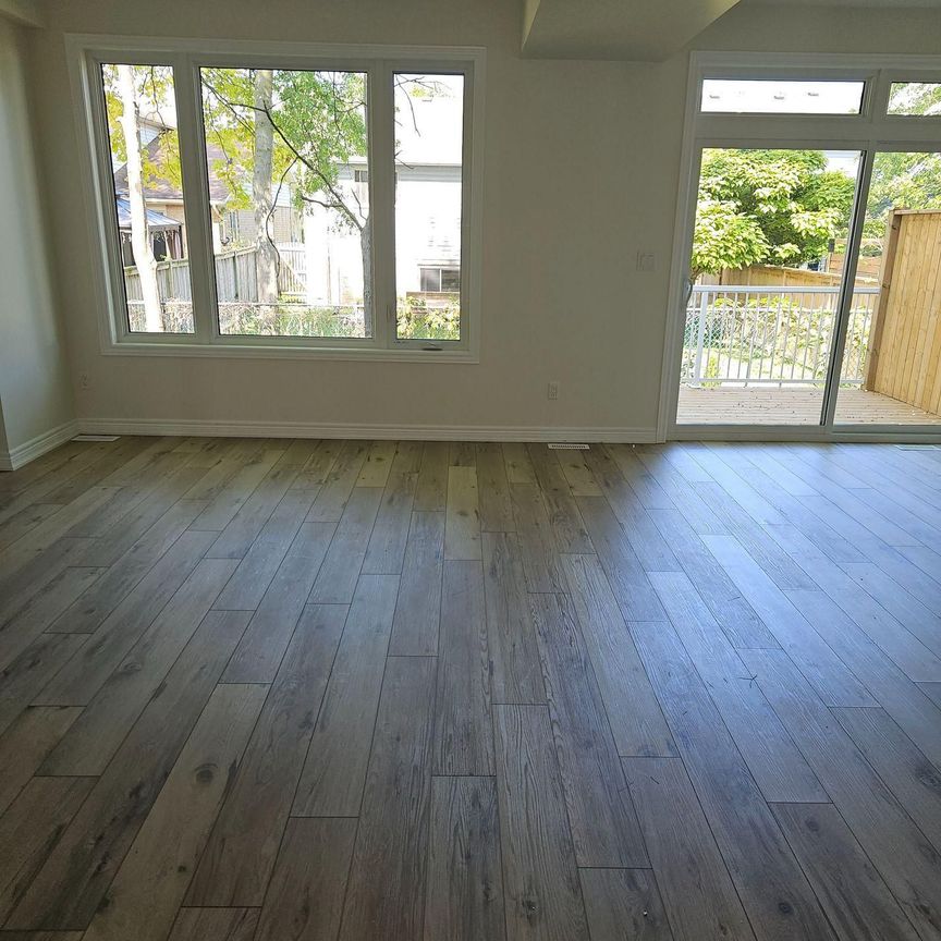 For Lease - 17 Shamrock Common Unit# 17, St. Catharines, Ontario - Photo 1