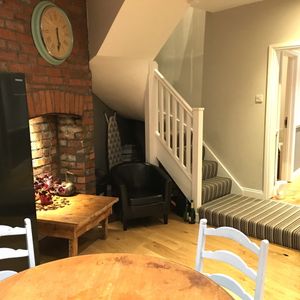 Professional House Near City Links - Photo 2