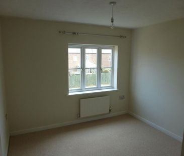 3 bedroom end of terrace house to rent - Photo 4