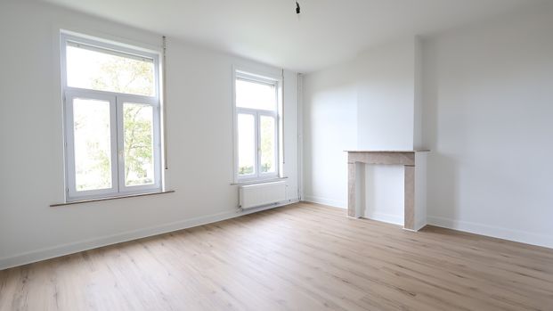 Karaktervol, gerenoveerd herenhuis met loods en weide te huur in Gits - Photo 1