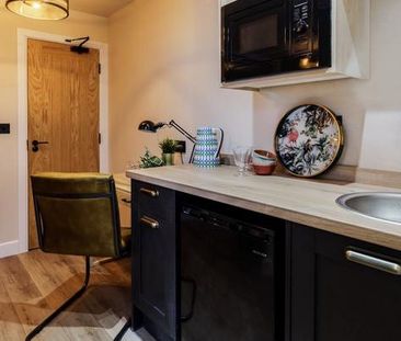 1 bedroom in a house share to rent - Photo 2