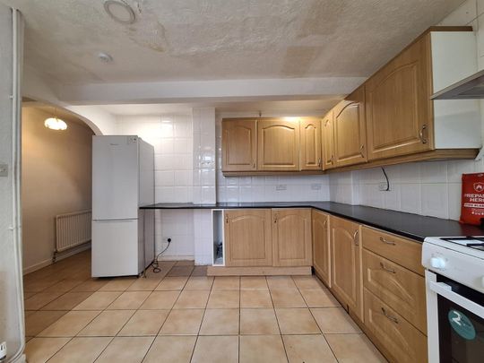 Bowood Road, Enfield EN3, London - Photo 1