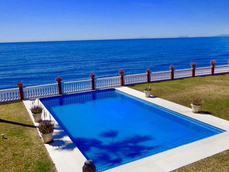 6 bedroom luxury Villa for rent in Guadalmina baja, Marbella, Malaga, Andalusia - Photo 4