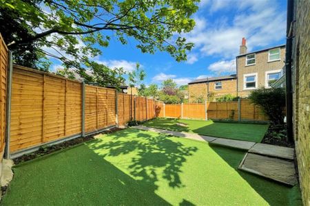 1 bed Flat Rokeby Road, Brockley, SE4 - Photo 2