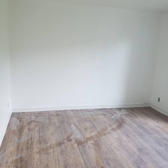 LOGEMENT 5 ½ À LOUER - TRÈS GRAND-APPARTEMENT - STYLE CONDO - Photo 1