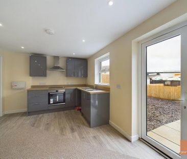 3 bedroom detached house to rent - Photo 3