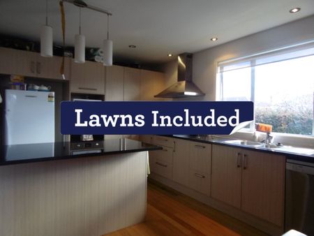 Bright and airy family home - Photo 2