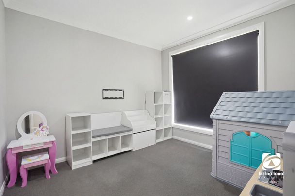 Spacious & Beautifully Finished Family Home in Prime Location - Photo 1