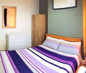 1 bedroom in a house share to rent - Photo 3