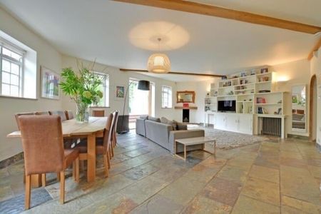 3 bedroom detached house to rent - Photo 4