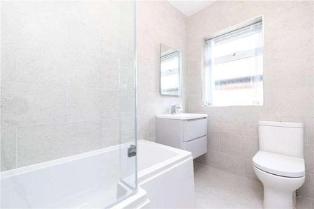 Belmont Grove, Rawdon, Leeds, West Yorkshire, LS19 - Photo 3