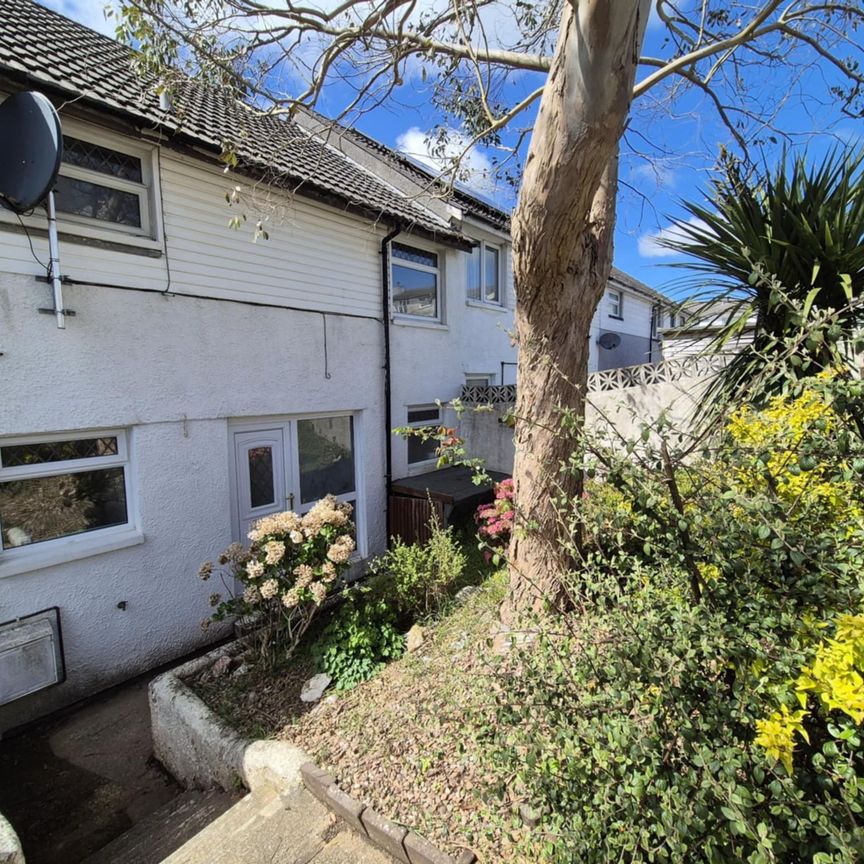 Three bed mid-terraced house to rent in St. Leonards Road, Launceston, PL15 - Photo 1