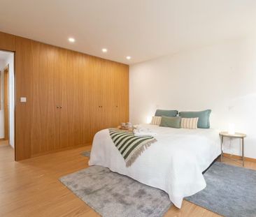 Rua de Aníbal Cunha, Porto, Braga 4050-046 - Photo 2