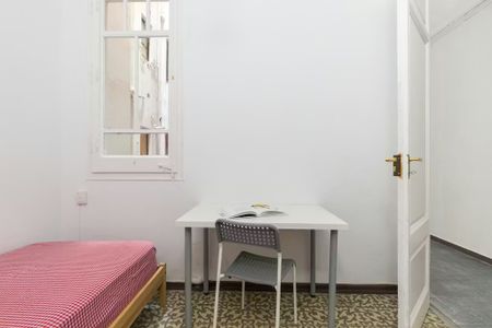 Carrer de Casanova, Barcelona, Catalonia 08036 - Photo 3